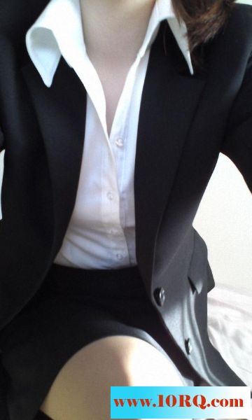06-25公司老板秘书的电脑里发现她的自拍写真肉丝