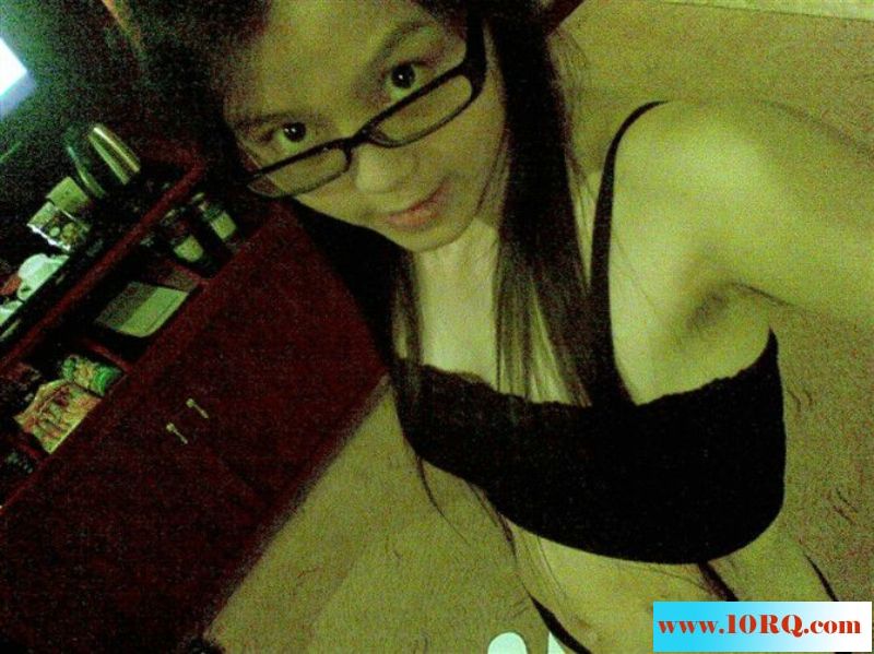 06-25经典重温大学美女校花邮箱被破解大量淫照和