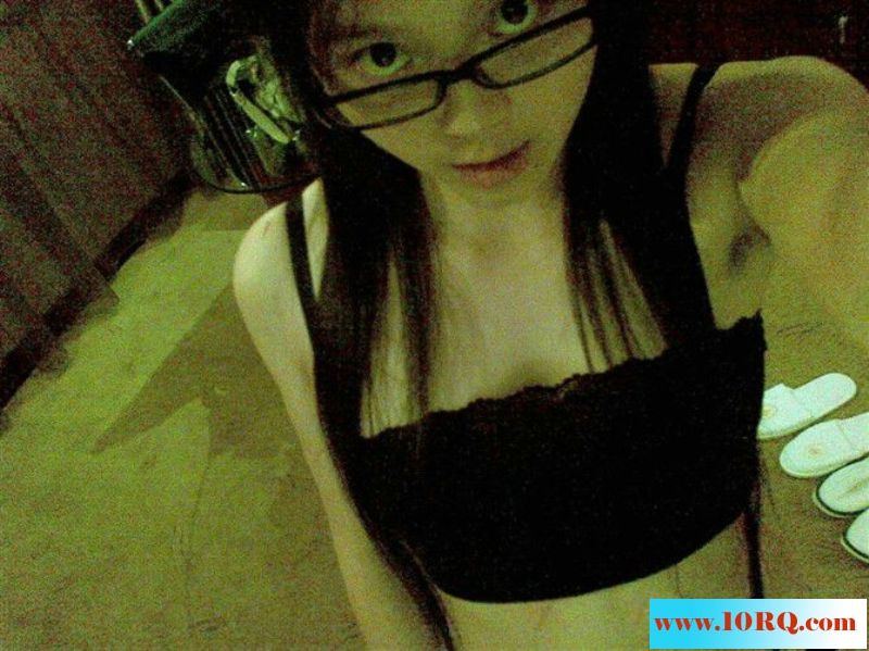 06-25经典重温大学美女校花邮箱被破解大量淫照和