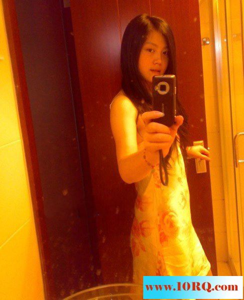 06-25经典重温大学美女校花邮箱被破解大量淫照和