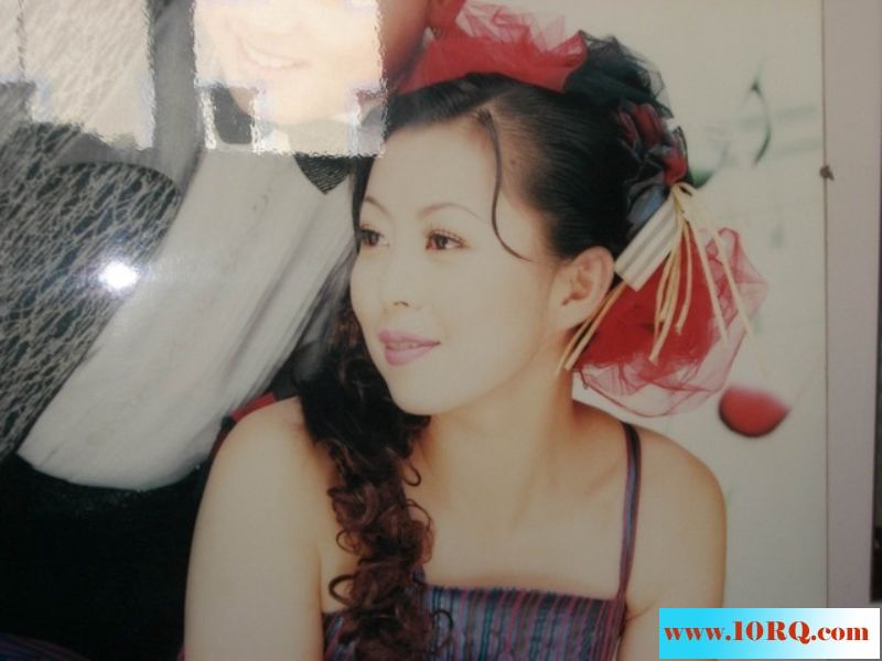 06-25良家大胆自拍,风骚卖弄求操附赠结婚照28P