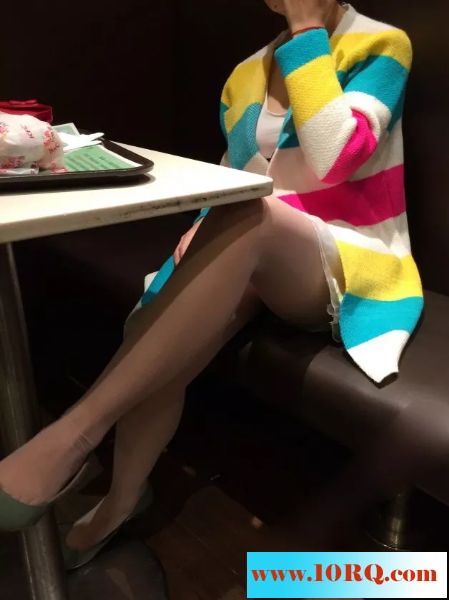 06-27餐厅外漏9P