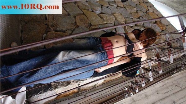 迫不及待找个地儿就开搞[10P]
