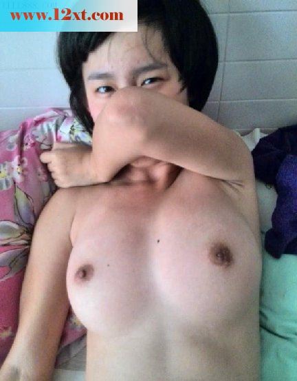 高中的粉木耳，身体发育刚刚好，该有的都有