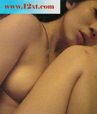 女友的朋友相册里的风骚照片[12p]