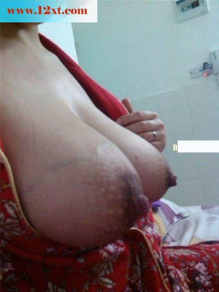 人妻刚生完孩子不久那丰满的巨乳好大还会流奶