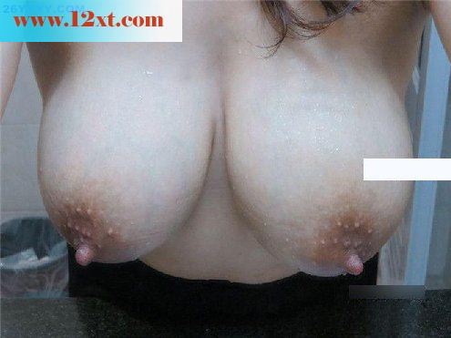 人妻刚生完孩子不久那丰满的巨乳好大还会流奶