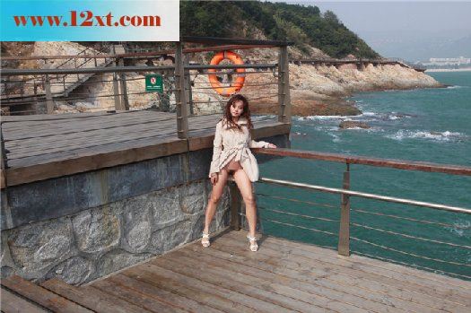 SoGo柜姐三亚海滩露出阴唇外拍6[15p]