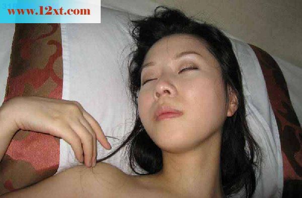 最新爆出银行女职员与领导性爱高清图片[16p]