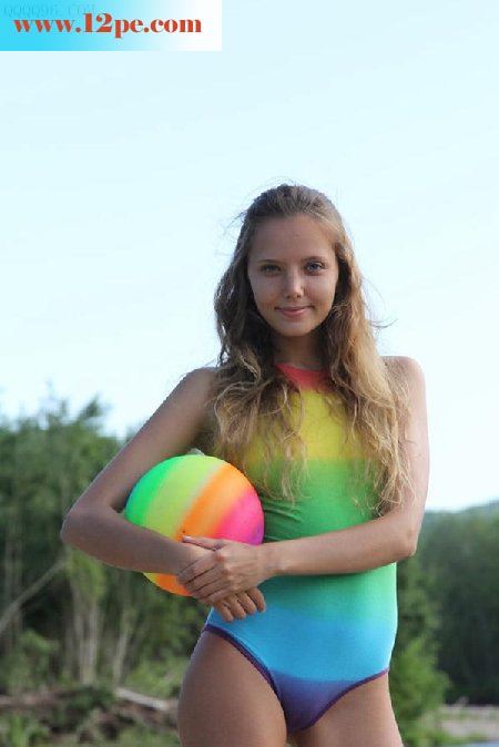 苗条身材骚女真调皮裸体玩耍实在是诱惑[13P]