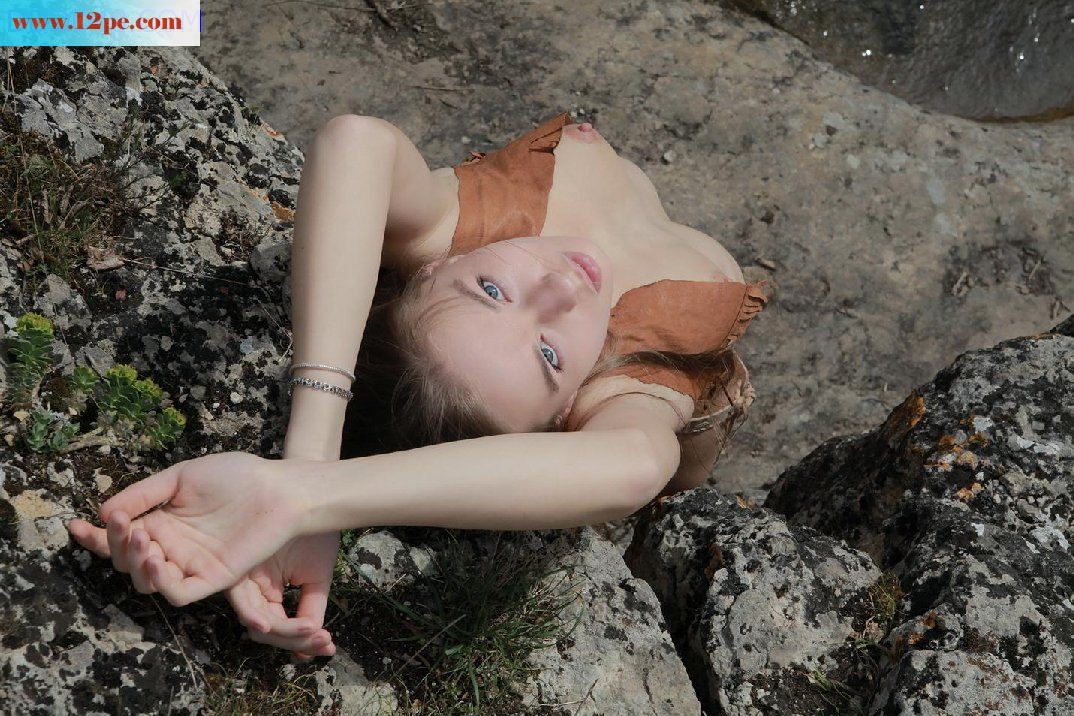 天使萝莉终于刮了屄毛展示粉嫩小屄!2[13P]
