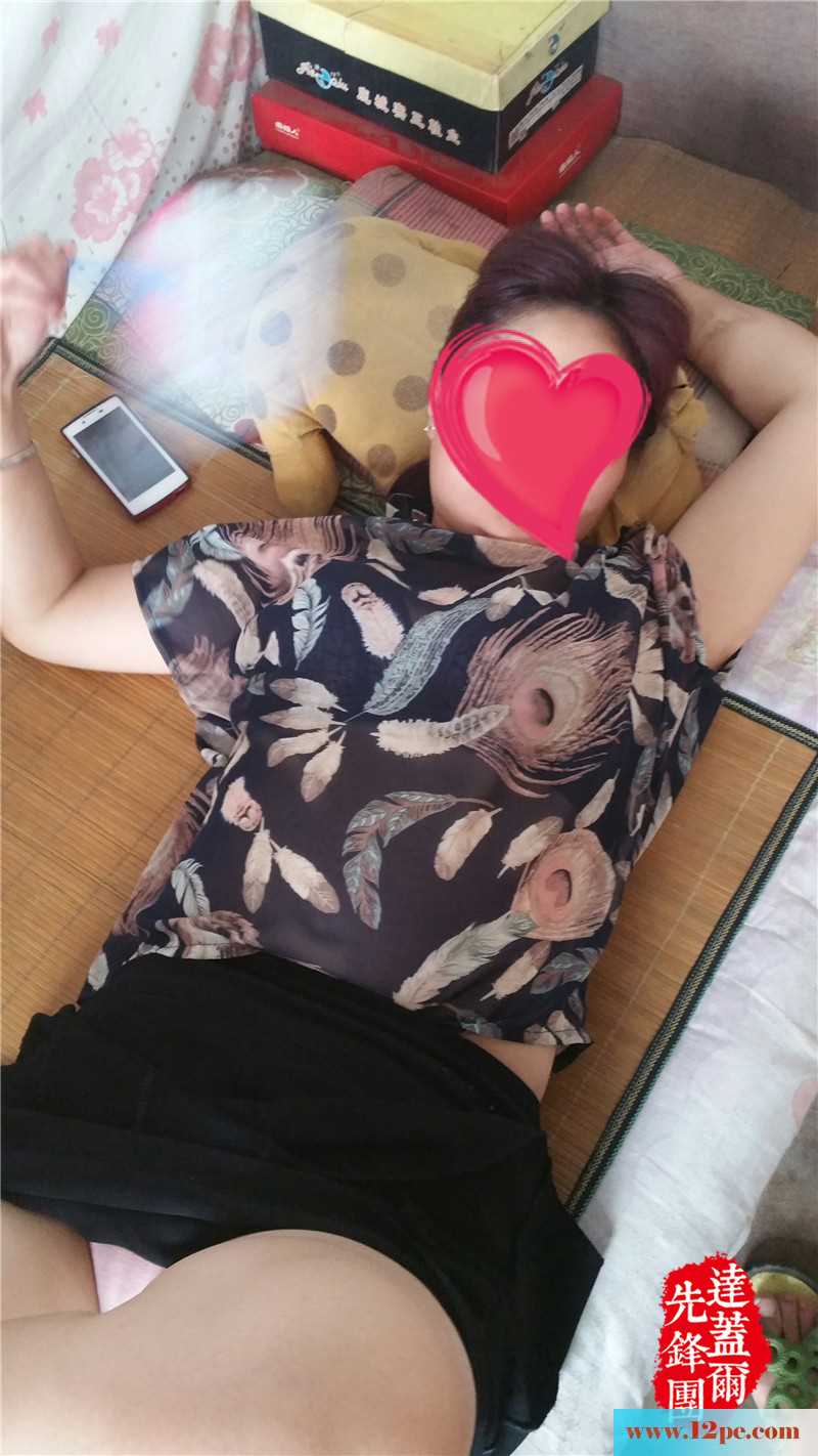白白嫩嫩妻子侧卧身旁，前世修来的福气(21P)