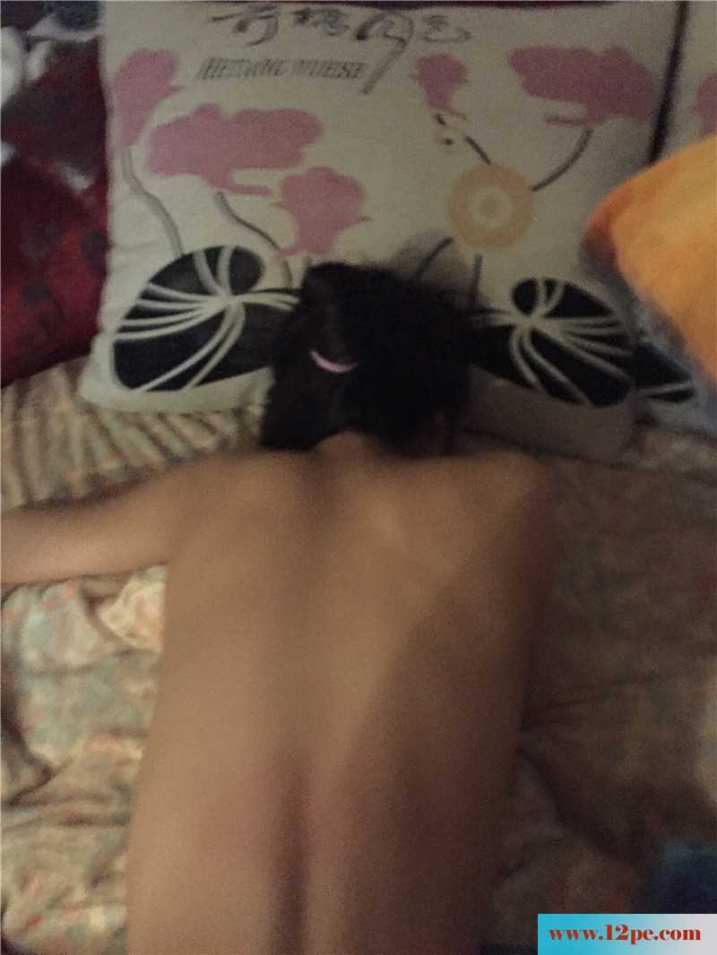 98年的小妹妹炮友完全接受被我把玩(20P)