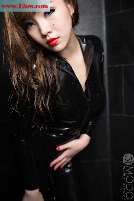 紧身胶衣凸显美感-(49P)
