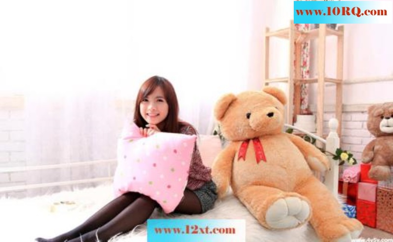 乖巧可爱美女丝袜小私房(16P)
