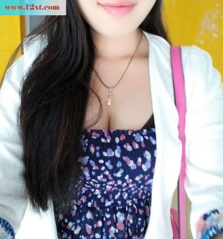 高中女生教室自拍露出(14P)