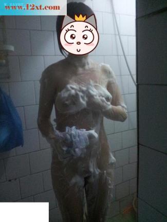 浑圆挺拔的美胸超嫩,极品白虎学生妹暑假背着男
