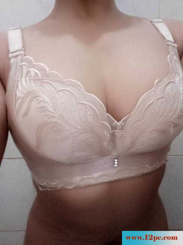 饥渴湿漉漉的情妹妹(24P)