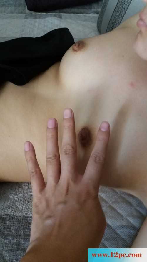 老婆玩的尽兴，大方让我走后门，奉献爆菊照(