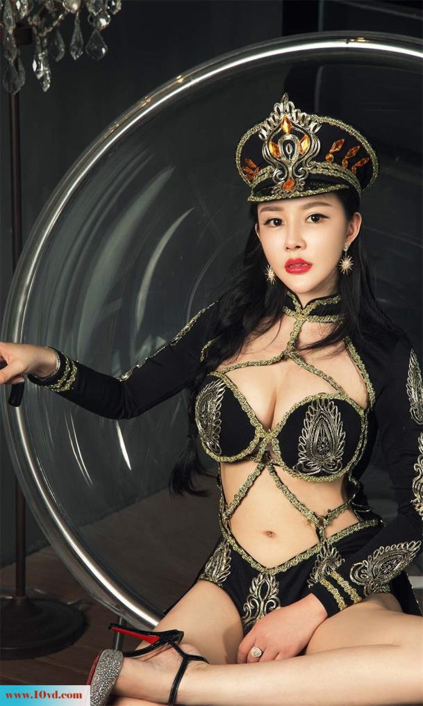 精致诱惑性感装束诱人妹子【11P】