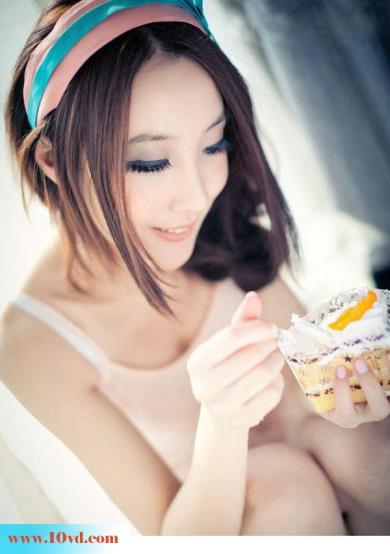 可爱丰满诱人邻家少女【10P】