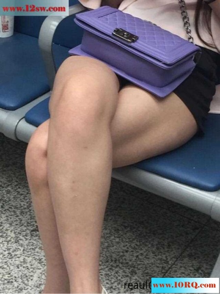 收集的一些街拍丝袜图片(25P)