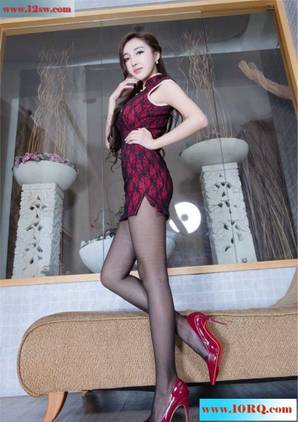 桃红旗袍制服女郎黑丝美腿(24P)