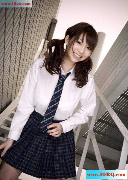 学生妹子湿身的诱惑受不鸟了(32P)
