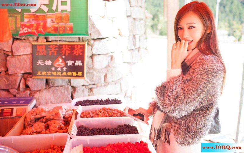 阳光四溢的嫩妹(50P)