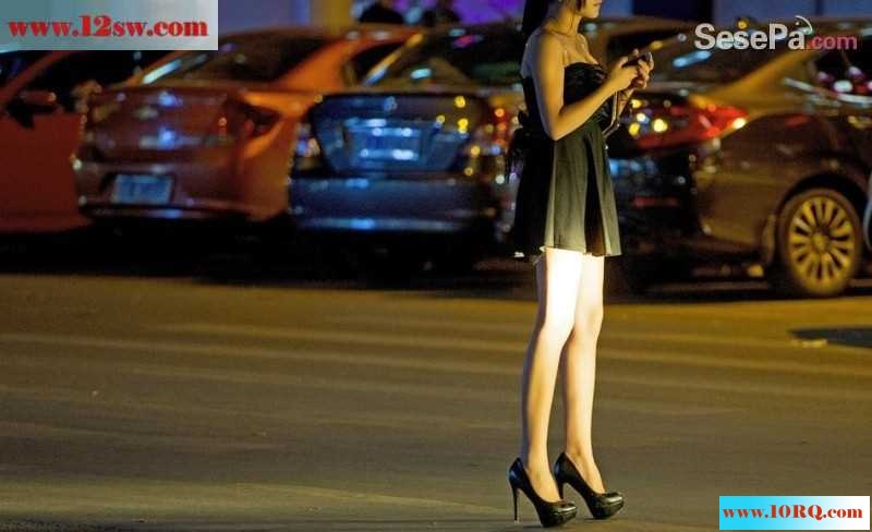 夜总会上班的高跟美腿的小姑娘们(10P)