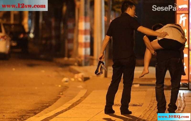 夜总会上班的高跟美腿的小姑娘们(10P)