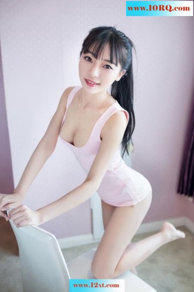 俏皮妹子莉莉丝学生短裙内内走光光(14p)