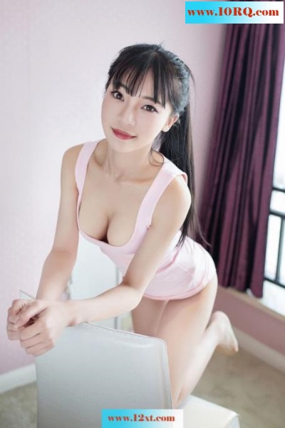俏皮妹子莉莉丝学生短裙内内走光光(14p)