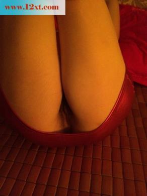 <!-- 标题采集开始 -->射在穿红色礼服的乳房上-(10P)<!-- 标题采集结束 -->