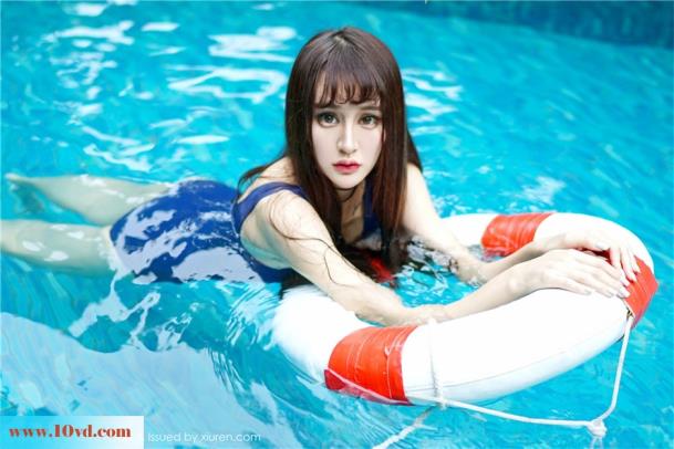 <!-- 标题采集开始 -->泳池中玩水的性感青春美女【11P】<!-- 标题采集结束 -->