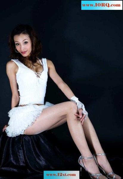 <!-- 标题采集开始 -->性感超薄肉丝美腿诱惑，美女真诱人(13P)<!-- 标题采集结束 -->