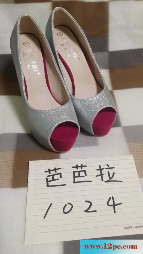 <!-- 标题采集开始 -->窗边倩影，娇妻的紫色开裆情趣内衣(16P)<!-- 标题采集结束 -->