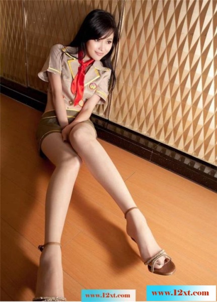 <!-- 标题采集开始 -->制服丝袜美女酒店房间里诱惑写真(10P)<!-- 标题采集结束 -->