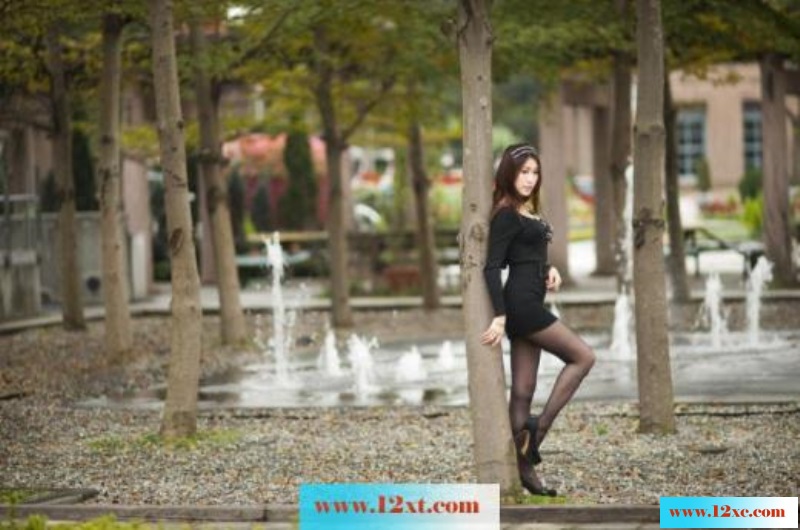 <!-- 标题采集开始 -->很自然的美女-一双腿很性感！-(24P)<!-- 标题采集结束 -->