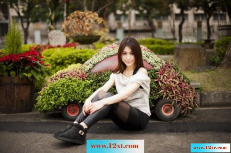 <!-- 标题采集开始 -->很自然的美女-一双腿很性感！-(24P)<!-- 标题采集结束 -->
