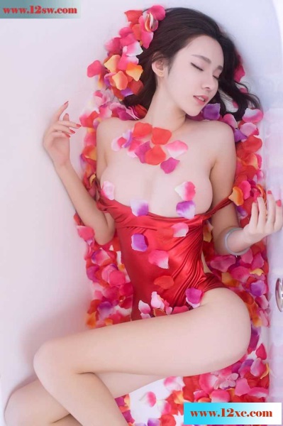 <!-- 标题采集开始 -->酥胸美人萌琪琪半裸艺术照行为大胆(50P)<!-- 标题采集结束 -->