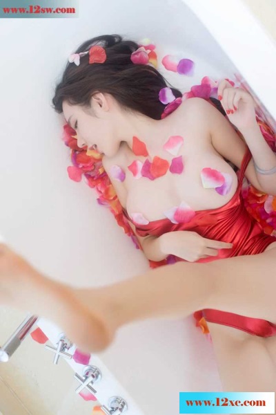 <!-- 标题采集开始 -->酥胸美人萌琪琪半裸艺术照行为大胆(50P)<!-- 标题采集结束 -->