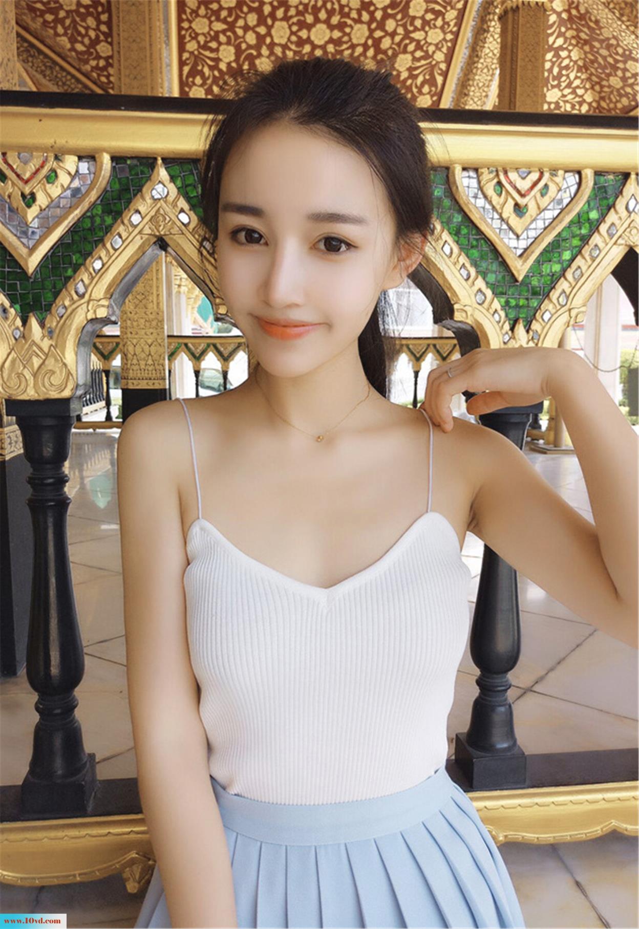 <!-- 标题采集开始 -->吊带漂亮校花美女酥媚性感【12P】<!-- 标题采集结束 -->