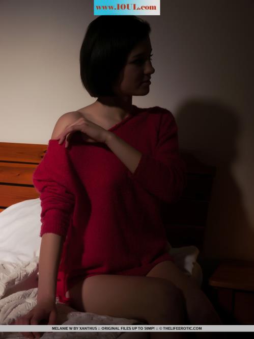<!-- 标题采集开始 -->对着镜子里的自己自慰的样子-(15P)<!-- 标题采集结束 -->