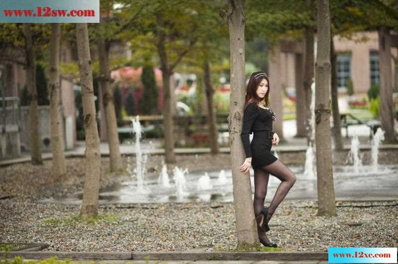 <!-- 标题采集开始 -->很自然的美女-一双腿很性感！-(24P)<!-- 标题采集结束 -->