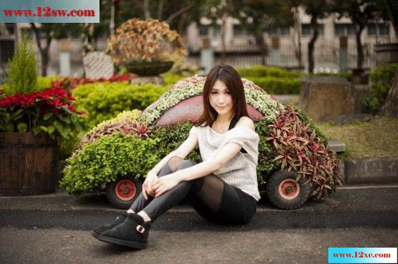 <!-- 标题采集开始 -->很自然的美女-一双腿很性感！-(24P)<!-- 标题采集结束 -->