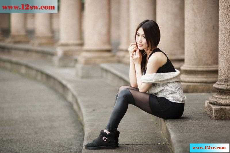 <!-- 标题采集开始 -->很自然的美女-一双腿很性感！-(24P)<!-- 标题采集结束 -->