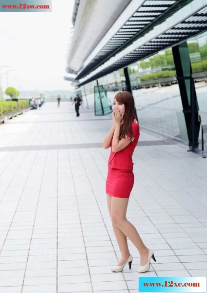 <!-- 标题采集开始 -->红色的空姐制服修长美腿，极度的诱惑(14p)<!-- 标题采集结束 -->