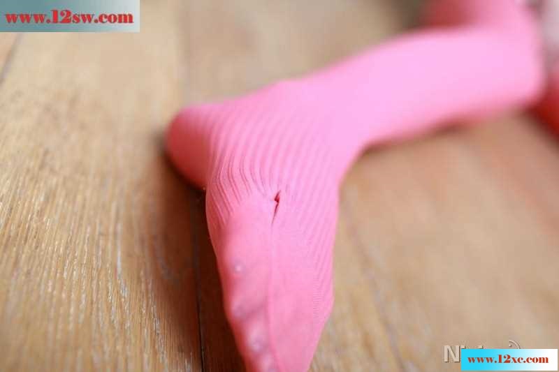 <!-- 标题采集开始 -->红色性感丝袜极品细腻修长美腿诱惑(13p)<!-- 标题采集结束 -->