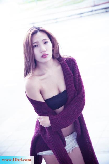 <!-- 标题采集开始 -->台湾惹火性感苗条美妞【16P】<!-- 标题采集结束 -->